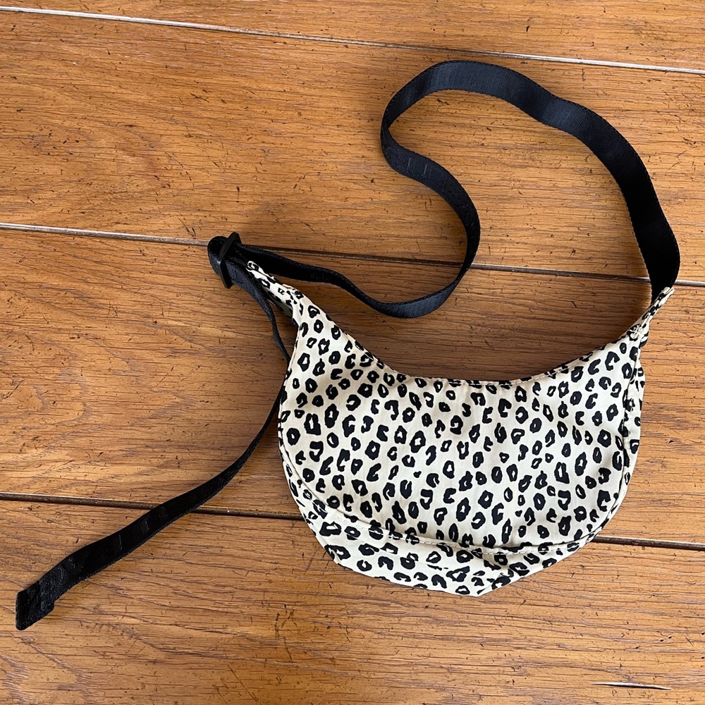 BAGGU mini crescent bag leopard print